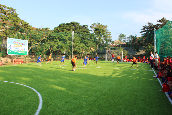 Lễ bàn giao sân bóng đá mini tại trường tiểu học Nam Cường